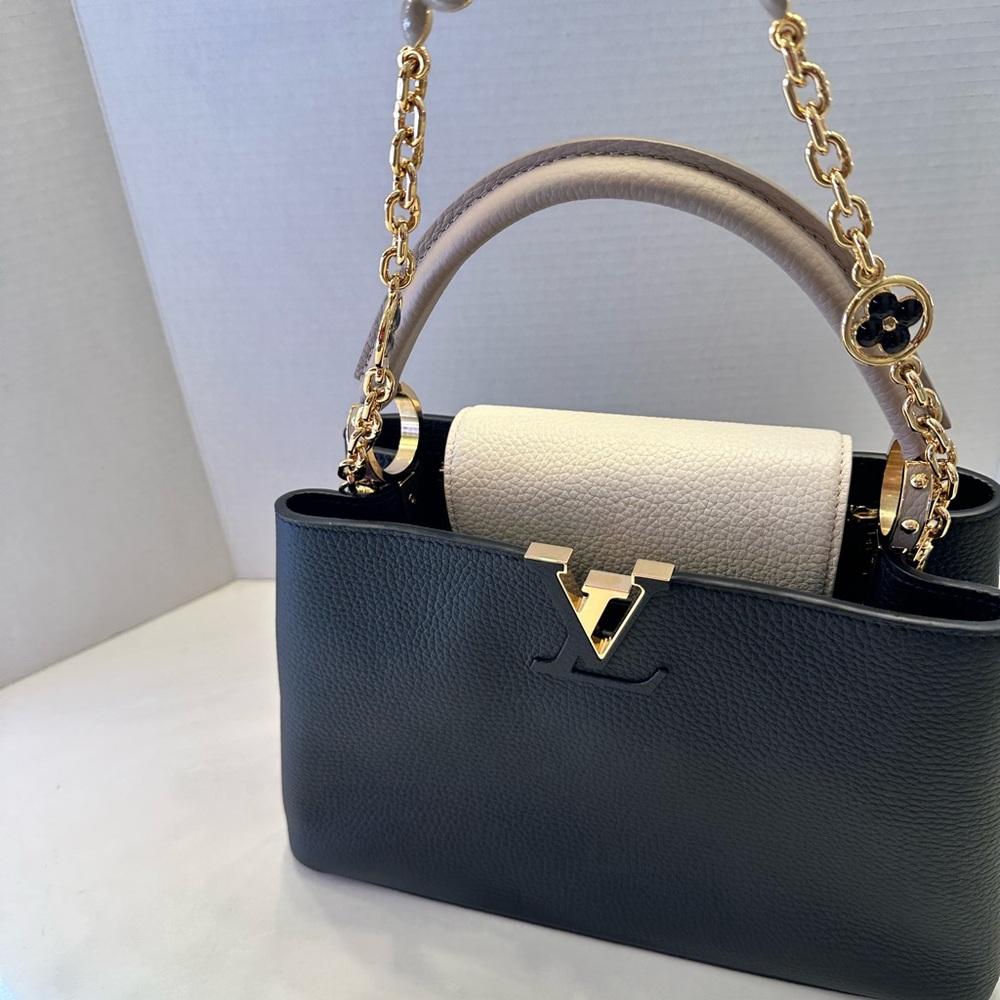 Louis Vuitton Black and White Satchel Bag with Elegant Design - Picture 3 of 5